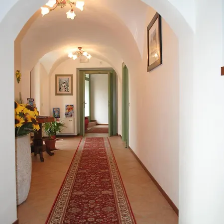 Tiziana Garni Gargnano